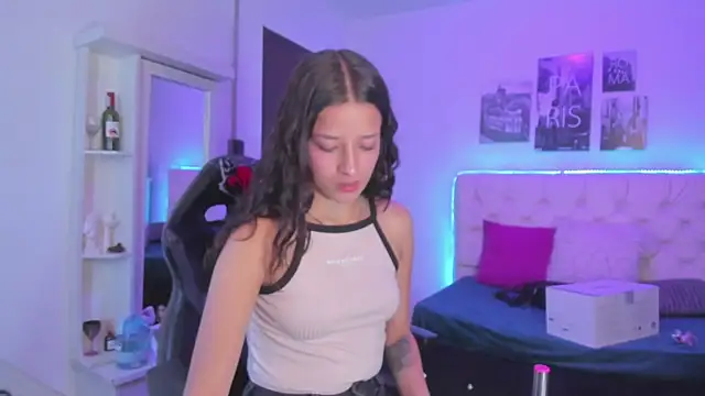 Amaia Daniells online show from December 11, 2024, 3:24 am