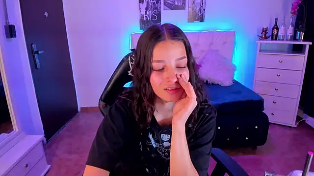 Amaia Daniells online show from December 28, 2024, 4:41 am