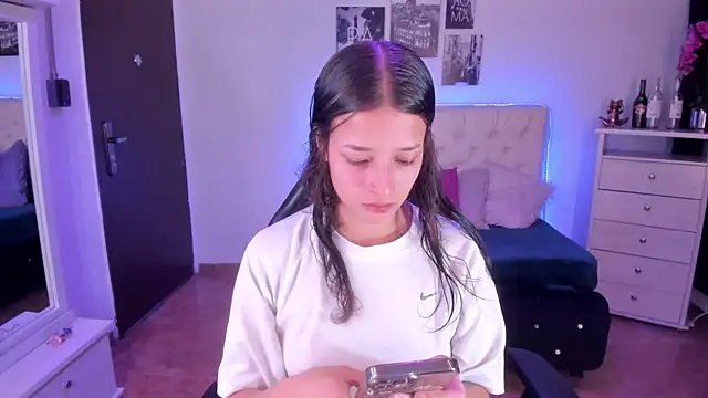 Amaia Daniells online show from January 9, 2025, 6:17 am