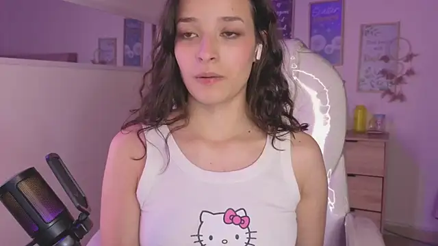 Amaia Daniells online show from October 3, 2025, 4:20 am