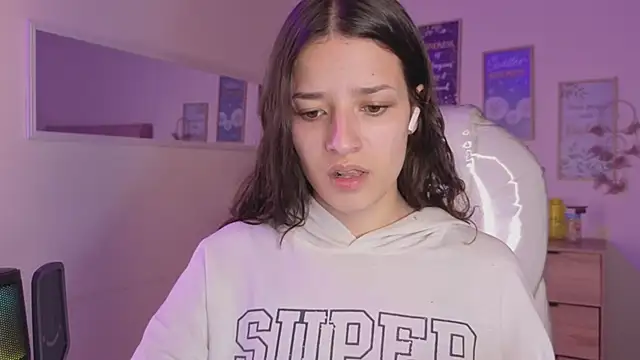 Amaia Daniells online show from October 17, 2025, 3:53 am