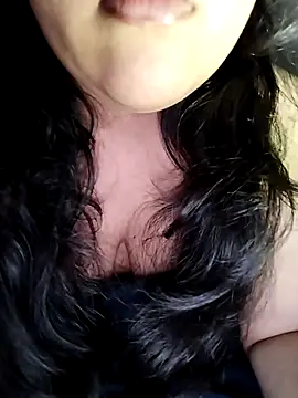 Annerae online show from April 12, 2026, 3:28 pm