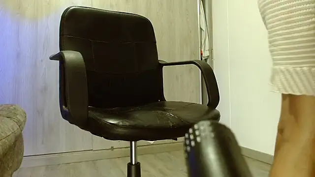 Meghan stonne  online show from April 23, 2026, 12:23 am