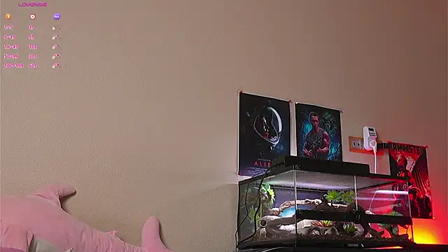 YaraAveiri online show from March 14, 2026, 11:04 am