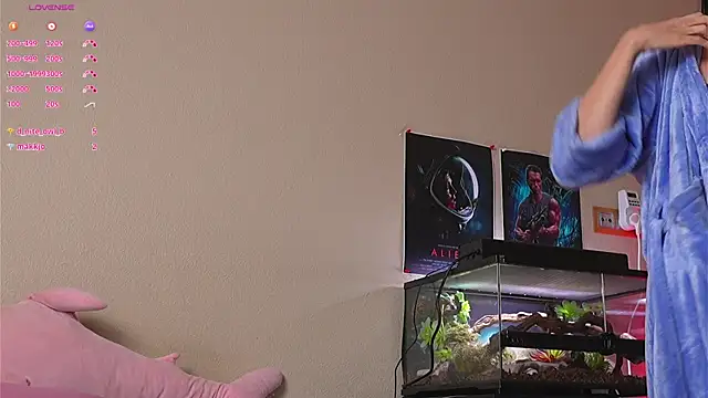 YaraAveiri online show from April 3, 2026, 10:46 am