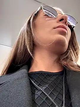 YOUR-KARINA online show from December 6, 2024, 8:26 am