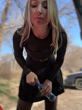 YOUR-KARINA online show from March 18, 2025, 9:42 am