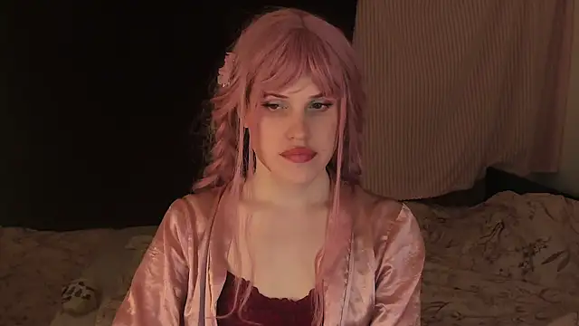 Snapshot of EffieMinki chatting on December 16, 2024, 3:11 pm EffieMinki online show from December 16, 2024, 3:11 pm