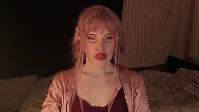 Snapshot of EffieMinki chatting on December 19, 2024, 4:34 am EffieMinki online show from December 19, 2024, 4:34 am