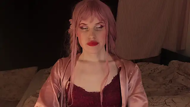 Snapshot of EffieMinki chatting on December 19, 2024, 7:40 am EffieMinki online show from December 19, 2024, 7:40 am