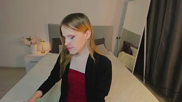 Snapshot of EffieMinki chatting on December 1, 2025, 11:04 am EffieMinki online show from December 1, 2025, 11:04 am