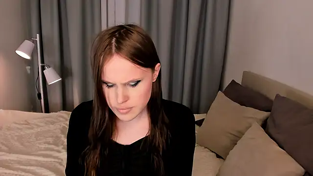 EffieMinki online show from April 9, 2026, 9:09 pm