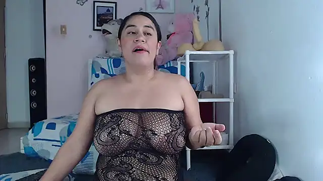 emiligrey  online show from March 23, 2025, 5:10 am