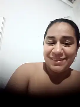 Snapshot of emiligrey_ chatting on May 19, 2026, 10:32 am emiligrey online show from May 19, 2026, 10:32 am