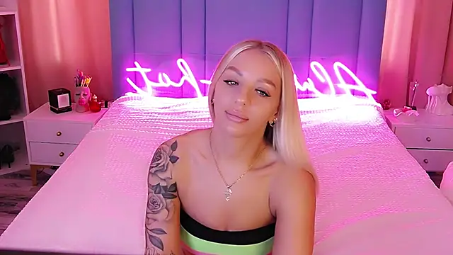 AllwaysHotJ online show from February 9, 2025, 4:14 am