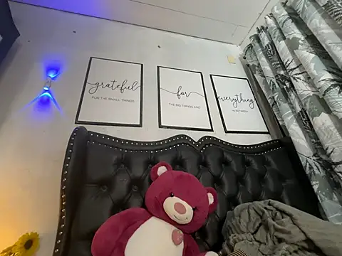 Miss Deliciousness online show from March 26, 2026, 6:24 pm