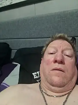 tomtom111111 online show from January 2, 2025, 2:13 pm