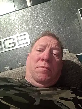 tomtom111111 online show from January 7, 2026, 10:45 pm