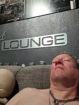 tomtom111111 online show from March 1, 2026, 10:12 pm