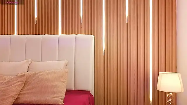 KimSensual  online show from April 9, 2026, 12:32 pm