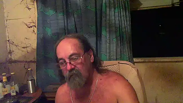 herbie010666 online show from February 12, 2025, 4:54 am