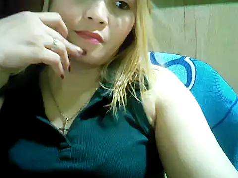 ashlylove25 online show from October 4, 2025, 11:03 pm