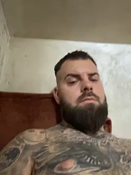 Claudio3375 online show from November 28, 2025, 8:11 pm