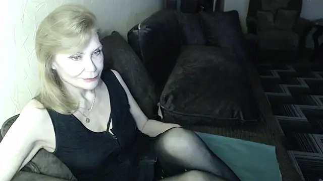 Snapshot of Sexy_Irene chatting on April 26, 2026, 5:16 am Sexy Irene online show from April 26, 2026, 5:16 am