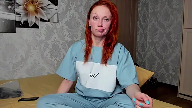 Snapshot of BrightBurst chatting on January 5, 2025, 7:49 pm BrightBurst online show from January 5, 2025, 7:49 pm