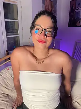 Snapshot of Lauyako chatting on July 3, 2026, 10:05 pm Lauyako online show from July 3, 2026, 10:05 pm
