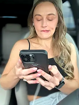 lunagirl13 online show from September 29, 2025, 4:56 pm