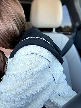 lunagirl13 online show from October 28, 2025, 6:43 pm