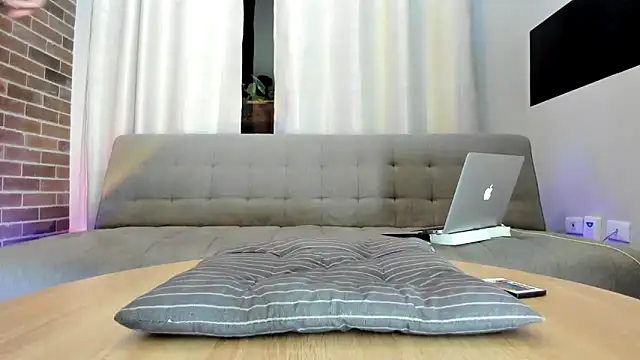 Snapshot of MattxFeet chatting on December 10, 2024, 12:17 am MattxFeet online show from December 10, 2024, 12:17 am