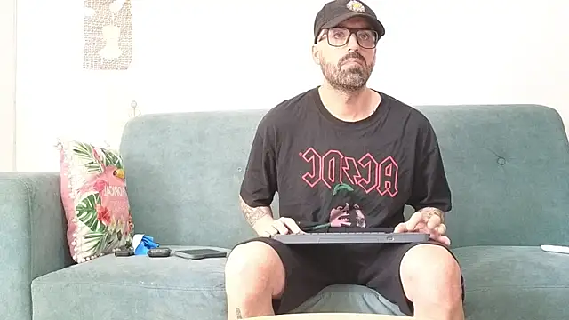 Snapshot of MattxFeet chatting on May 17, 2026, 7:54 pm MattxFeet online show from May 17, 2026, 7:54 pm