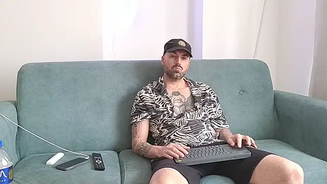 Snapshot of MattxFeet chatting on August 6, 2026, 5:26 pm MattxFeet online show from August 6, 2026, 5:26 pm