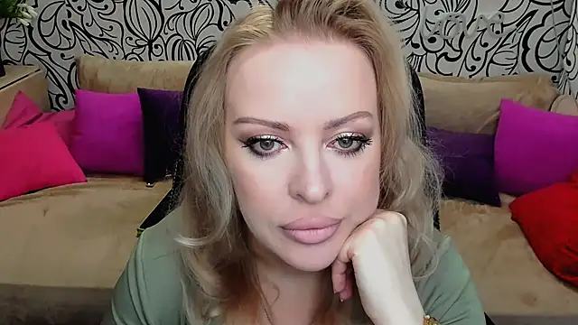 Hotdreamhere online show from March 30, 2026, 4:57 am