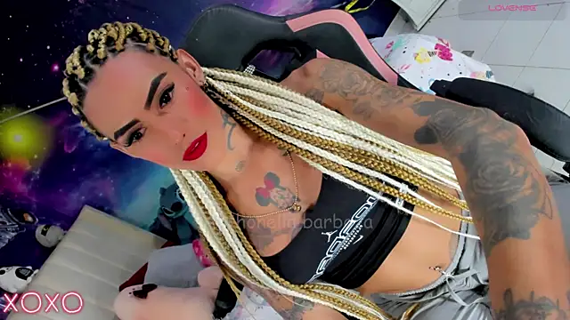 Snapshot of Nella_Dolls chatting on July 29, 2026, 10:08 pm Nella Dolls online show from July 29, 2026, 10:08 pm