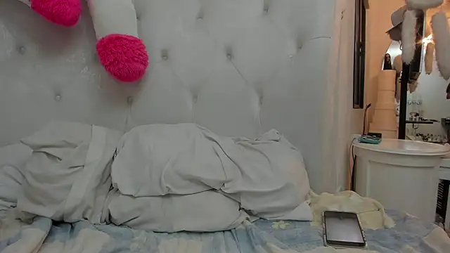 Burlesque XlX online show from September 30, 2025, 10:37 pm