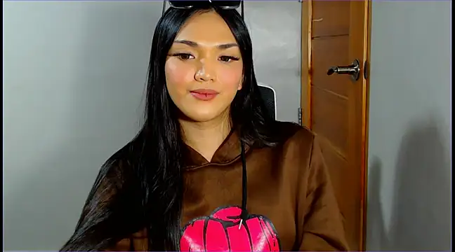 WONDERWOMAN2023 online show from March 20, 2025, 7:46 pm