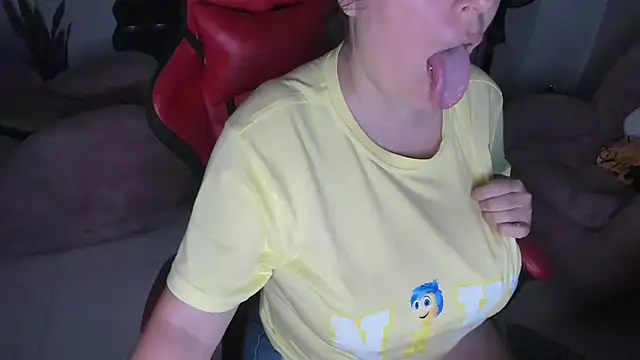 Snapshot of valery_adams1 chatting on March 5, 2025, 4:24 am valery adams1 online show from March 5, 2025, 4:24 am