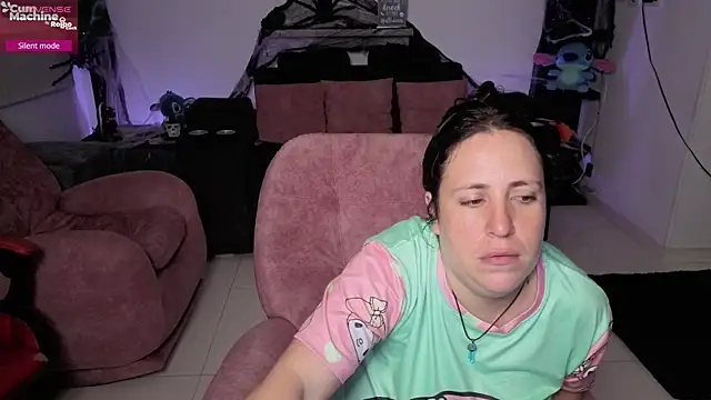 Snapshot of valery_adams1 chatting on October 17, 2025, 4:15 am valery adams1 online show from October 17, 2025, 4:15 am