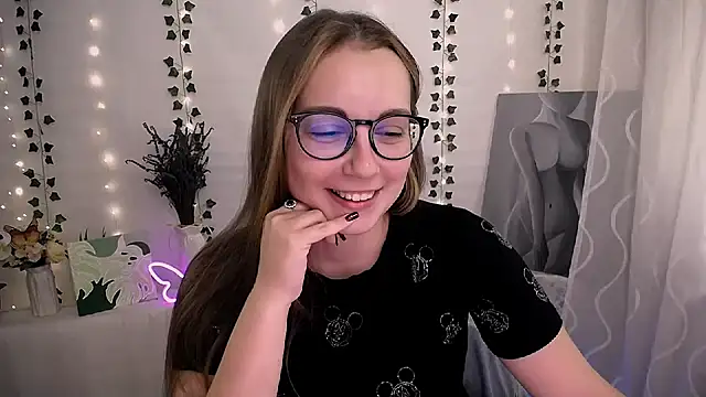 SweetPrincess  online show from September 15, 2025, 5:40 am