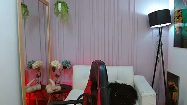 Britney taylor  online show from January 3, 2025, 6:46 pm