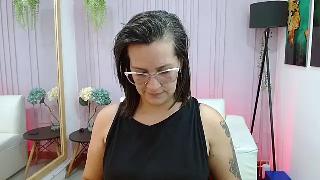 Britney taylor  online show from February 12, 2025, 9:54 pm