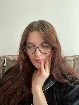 little belucci online show from January 31, 2025, 10:10 am