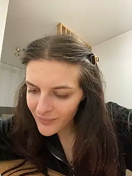 little belucci online show from February 10, 2025, 5:41 pm