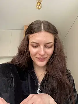 little belucci online show from February 21, 2025, 12:50 pm