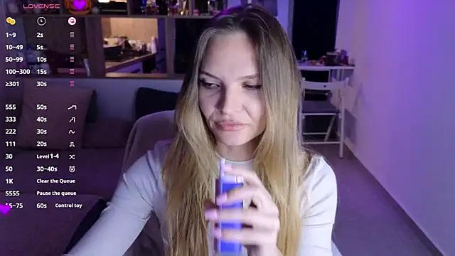  alleyesonme  online show from November 14, 2025, 4:38 pm