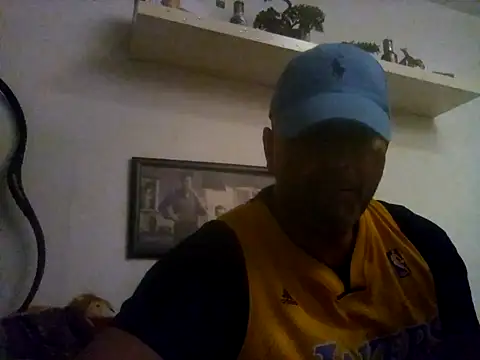 XLstrong online show from July 19, 2026, 4:27 am