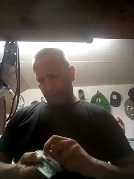 XLstrong online show from July 20, 2026, 2:59 am
